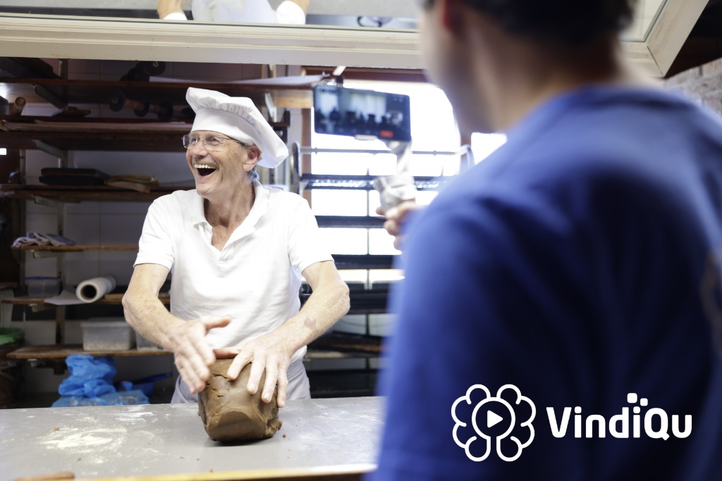 Vrolijke bakker